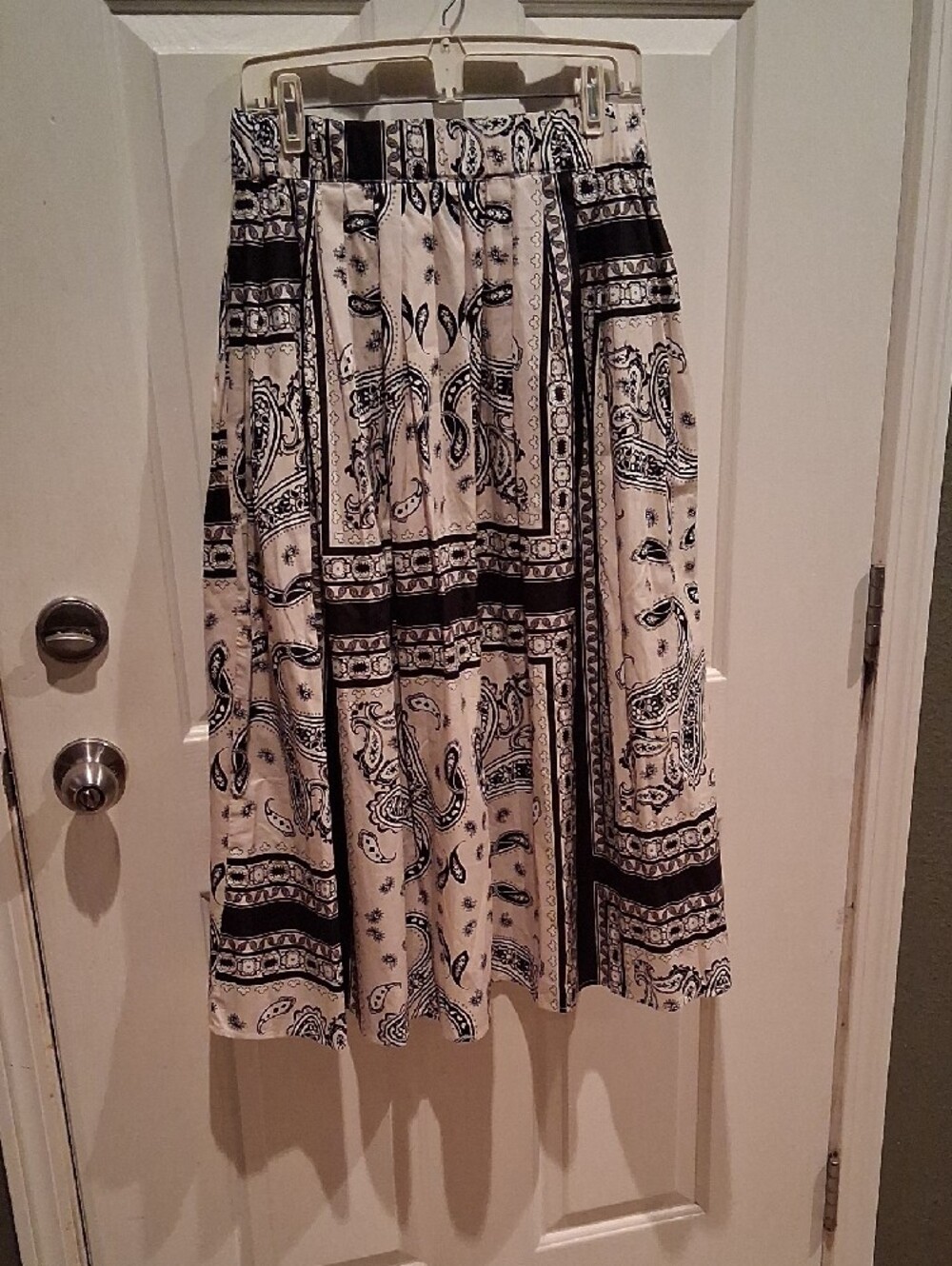 Halogen Black & White Paisley Bandana Midi Skirt - Picture 9 of 10